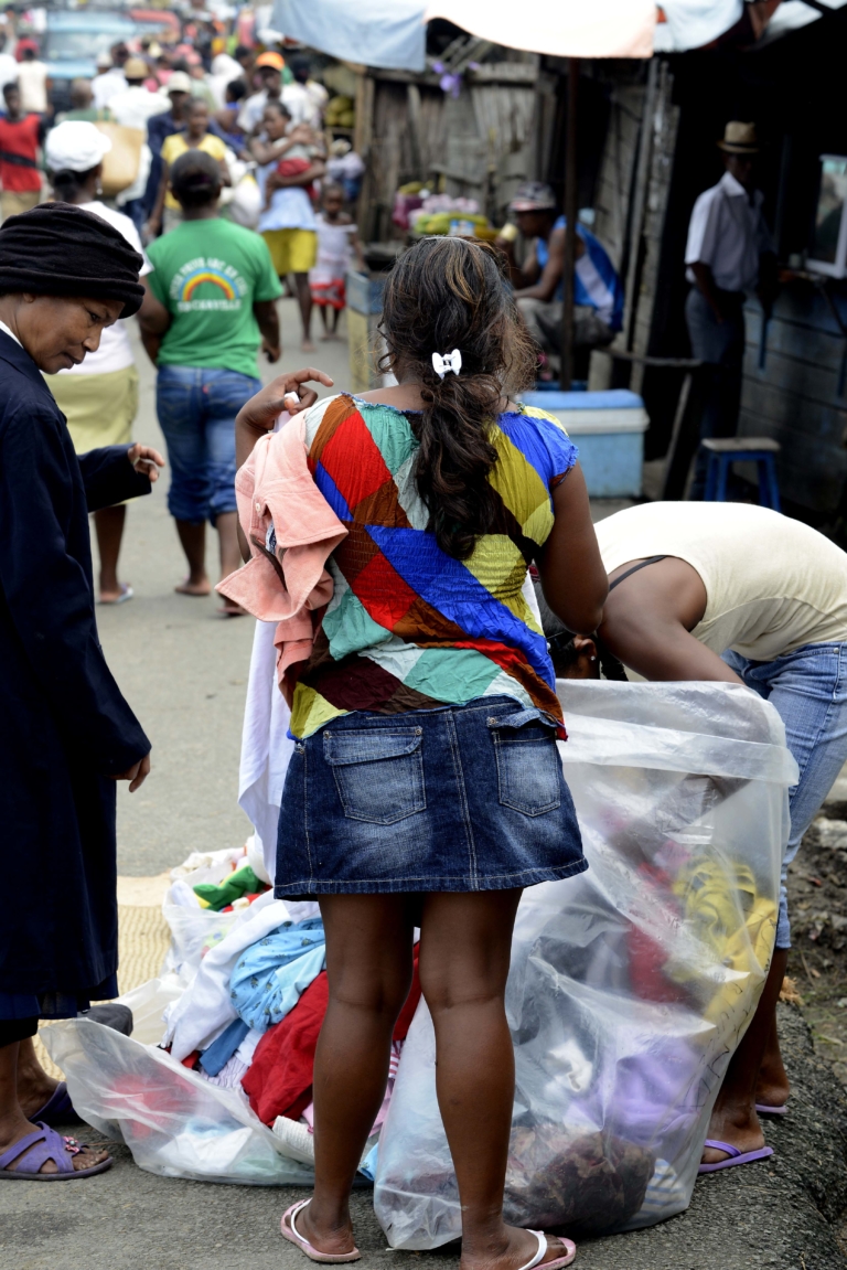 D MAD27 belles fripes YA